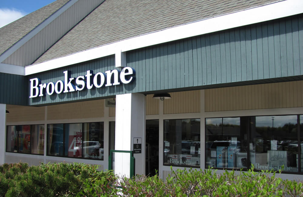 Brookstone Inc. © Wikimedia.org