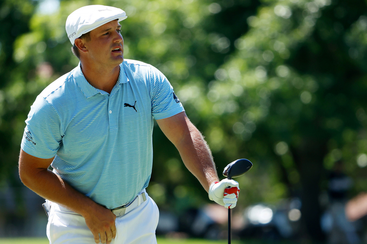 Suddenly jacked Bryson DeChambeau falls apart at 17th hole