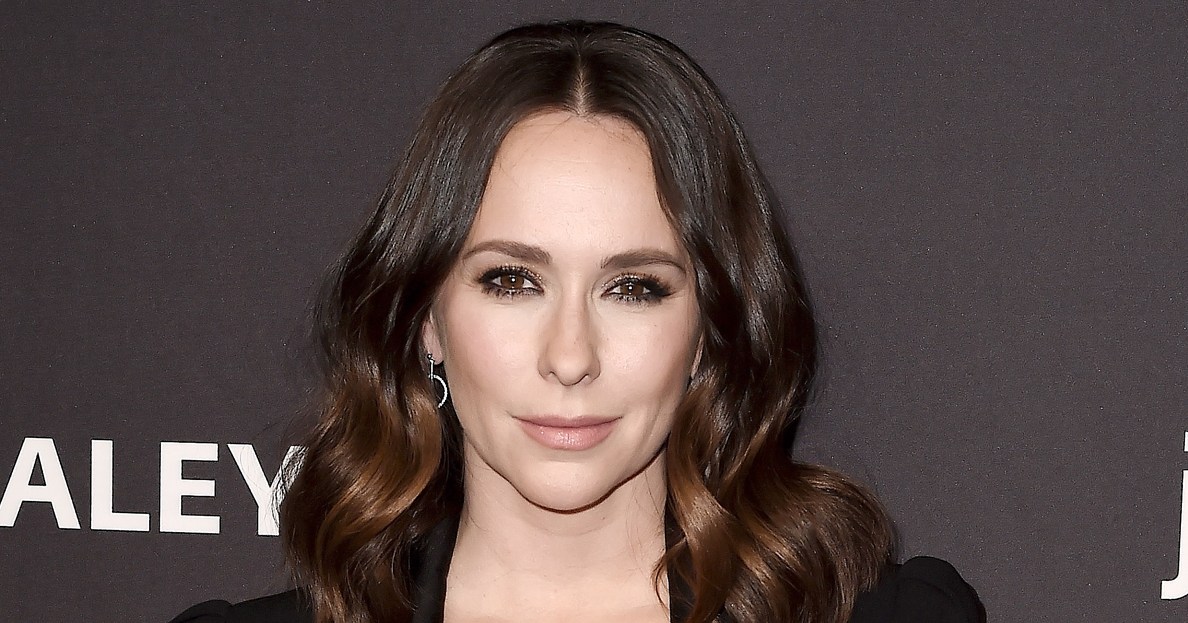 Jennifer Love Hewitt Recalls Leaking Breast Milk at Work Meeting Post Baby