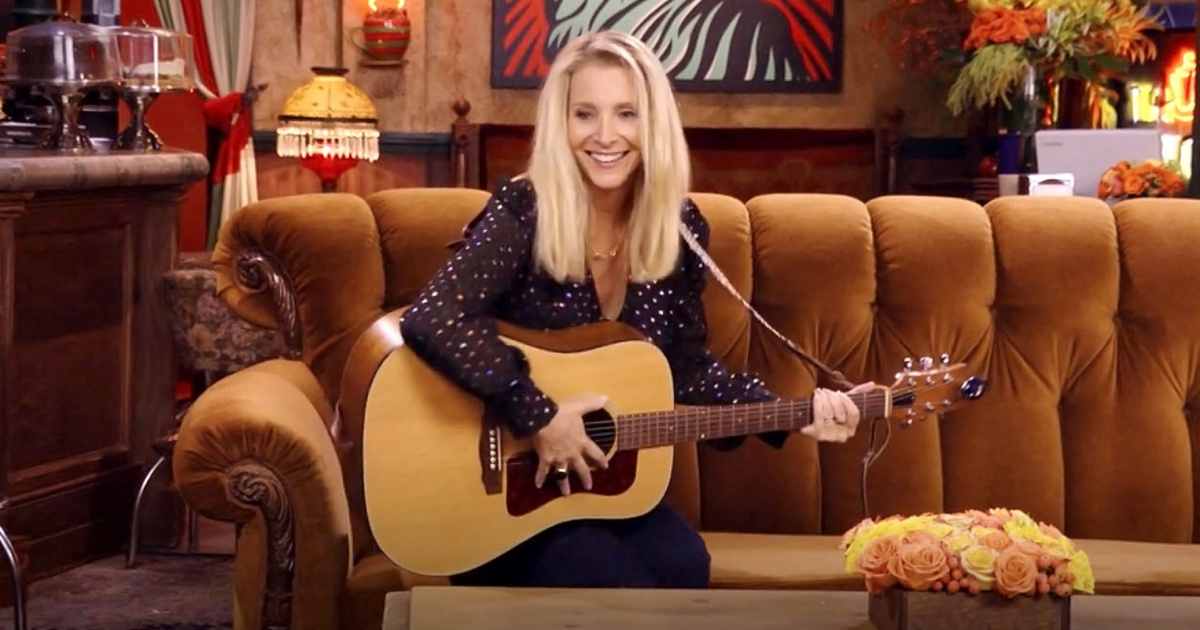 Lisa Kudrow Had to Google 'Smelly Cat' Chords Ahead of 'Friends' Reunion