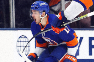 Mathew Barzal's goal lifts Islanders to Game 4 win over Bruins