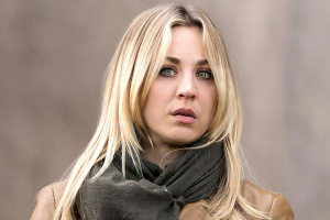 Kaley Cuoco Likens 'Flight Attendant' Sex Scene to Sitting 'on a Toilet'