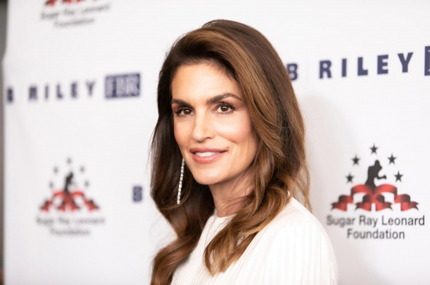 Cindy Crawford’s famous ‘Freedom ‘90’ bathtub had no water in it